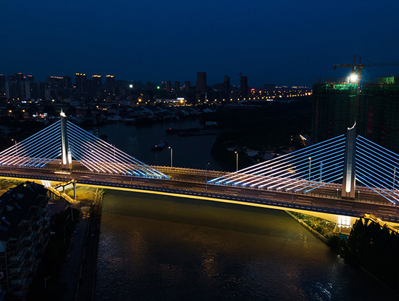 湖州南北大聯(lián)動，長湖申大橋“亮”新裝